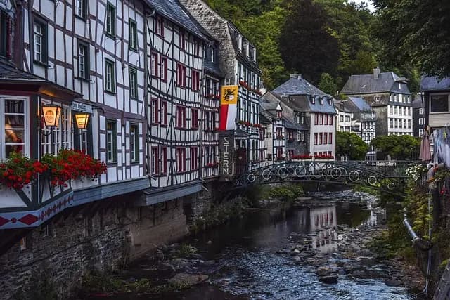 10 joyaux cachés à découvrir dans les belles villes du monde